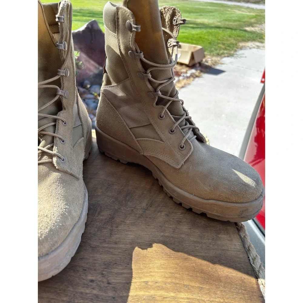 US Military Combat Boots Mens 10.5 W Desert Tan Leather Made USA Vibram 8430